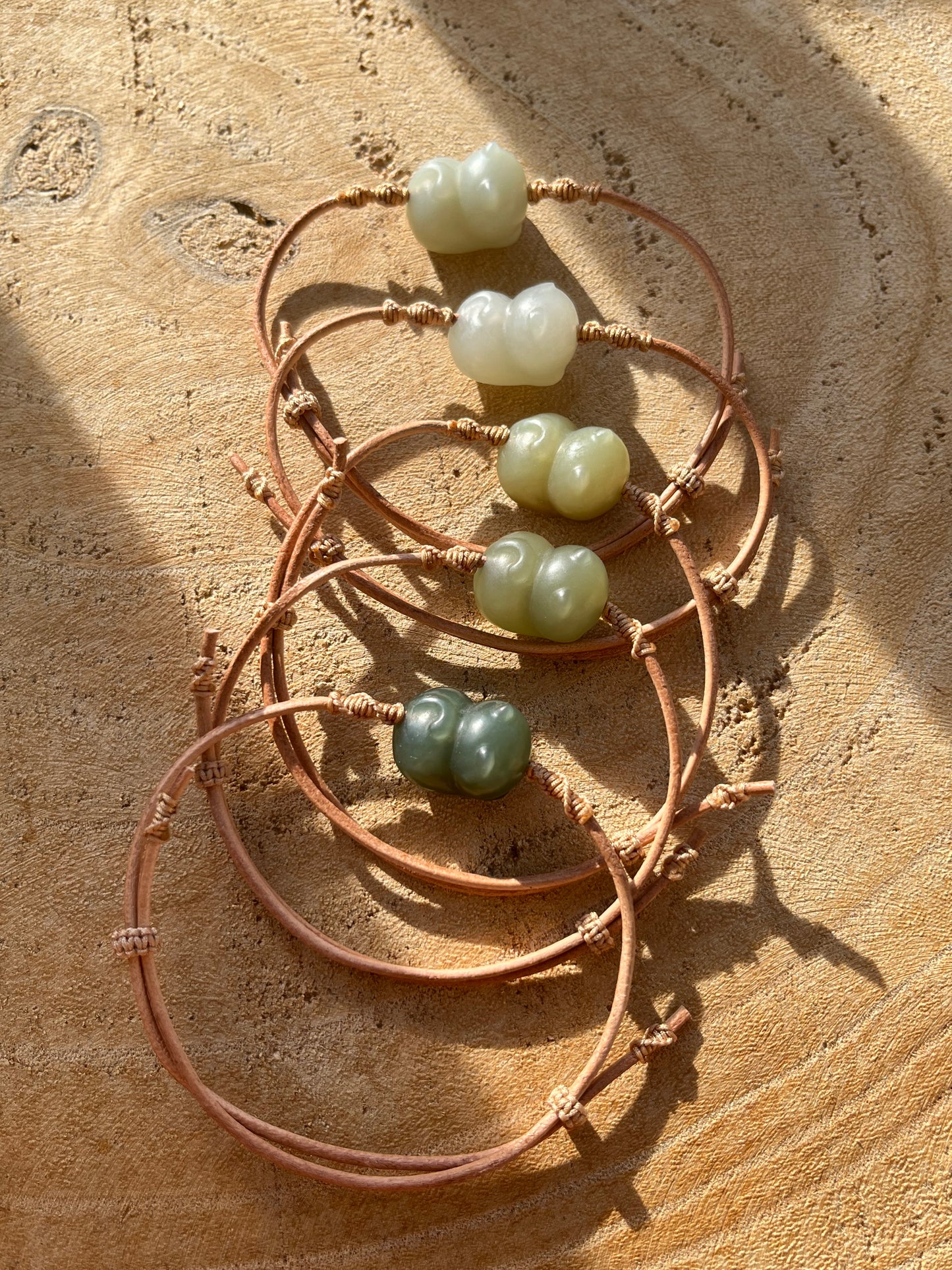 Handmade 3D Hetian Jade Cat Bracelet | 和田玉趴趴猫手绳