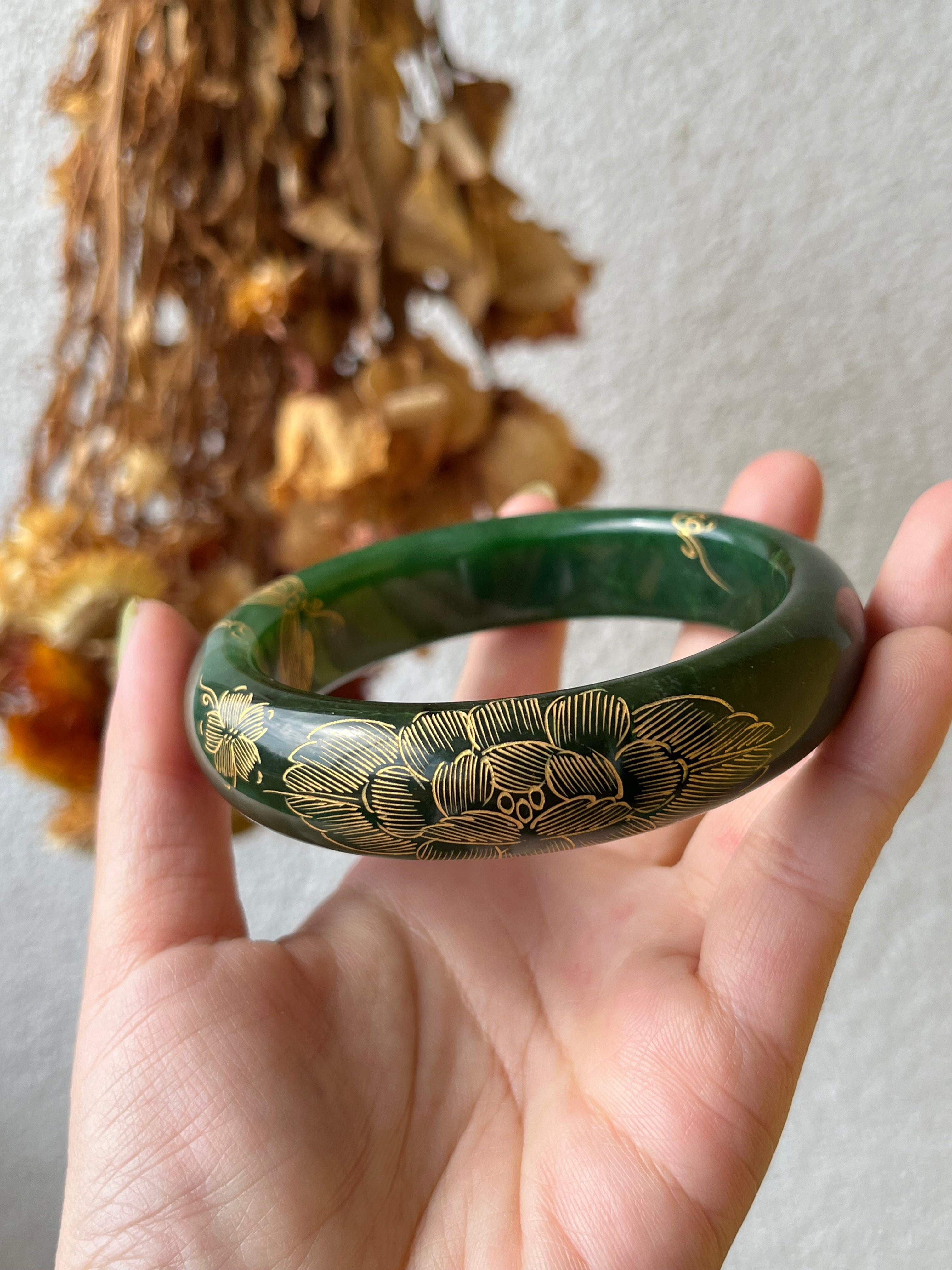 手彫り鳳穿牡丹】軟玉翡翠(ネフライト)和田玉HetianJadeバングル 