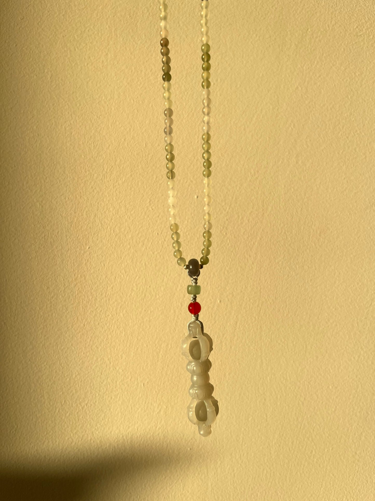 Hand Carved Hetian Jade Vajra Pendant, 手雕和田烟紫金刚杵