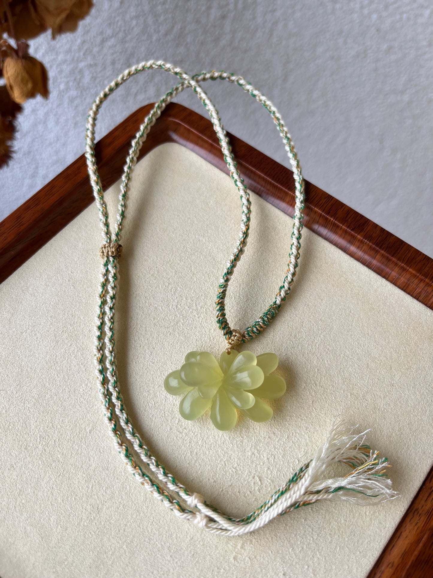 Hand Craved Icy Green Xiu Jade Succulent Pendant | 手雕冰透岫玉多肉