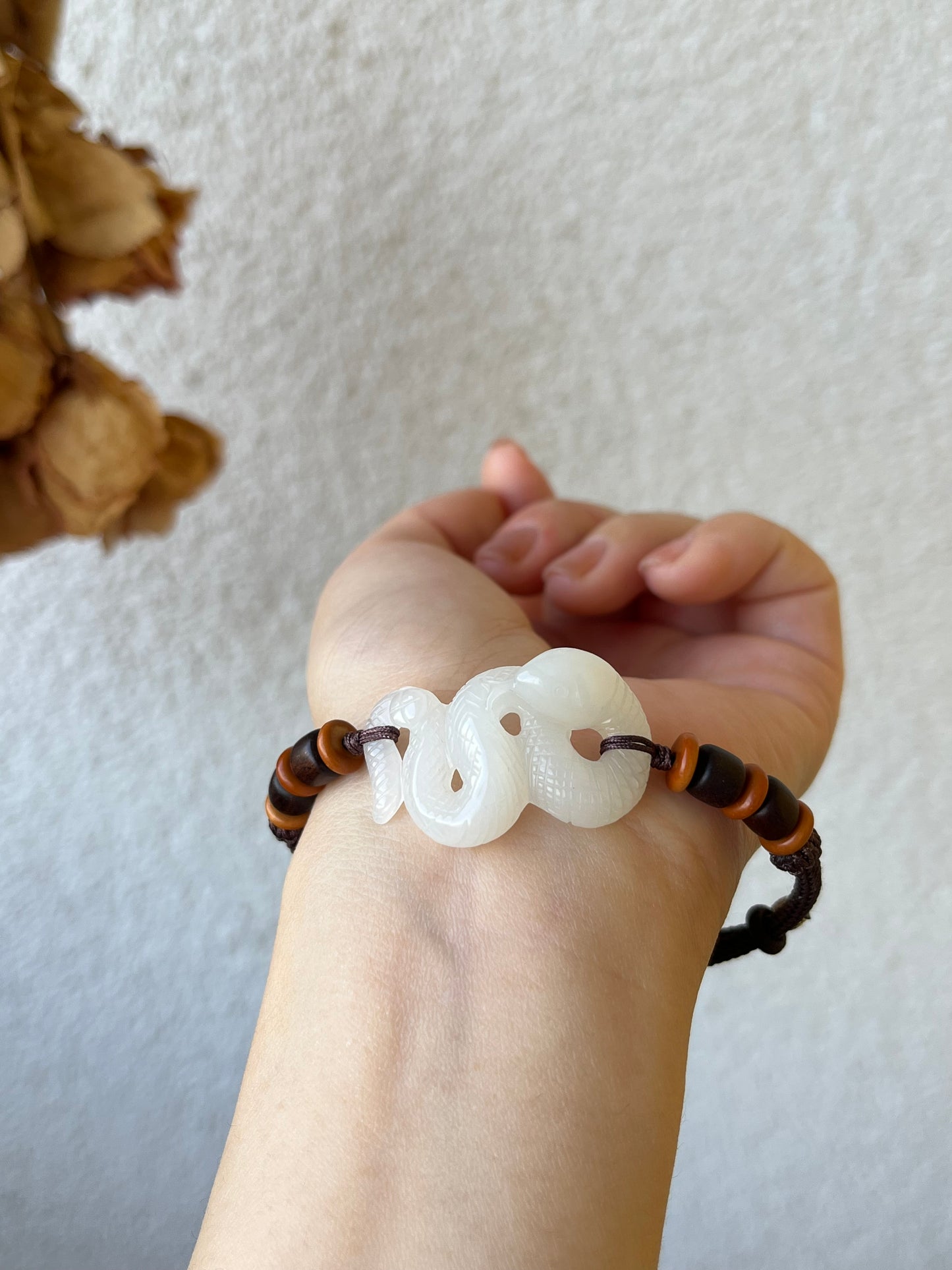 Chinese Zodiac - Handmade Bracelet with a Hand Carved White Jade Snake，手雕俄白小蛇手牌