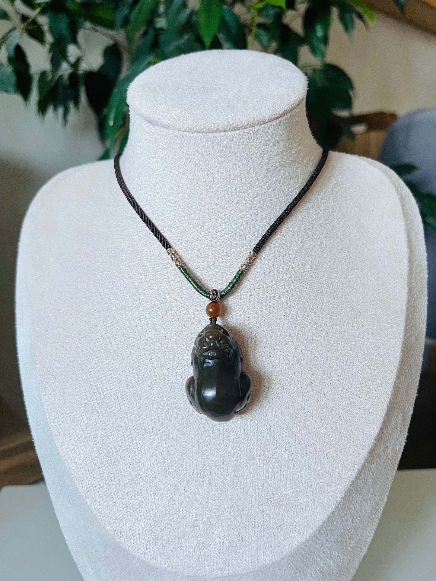 Hand Carved Brown Hetian Jade Chinese Pixiu Pendant, 手雕和田糖玉胖貔貅
