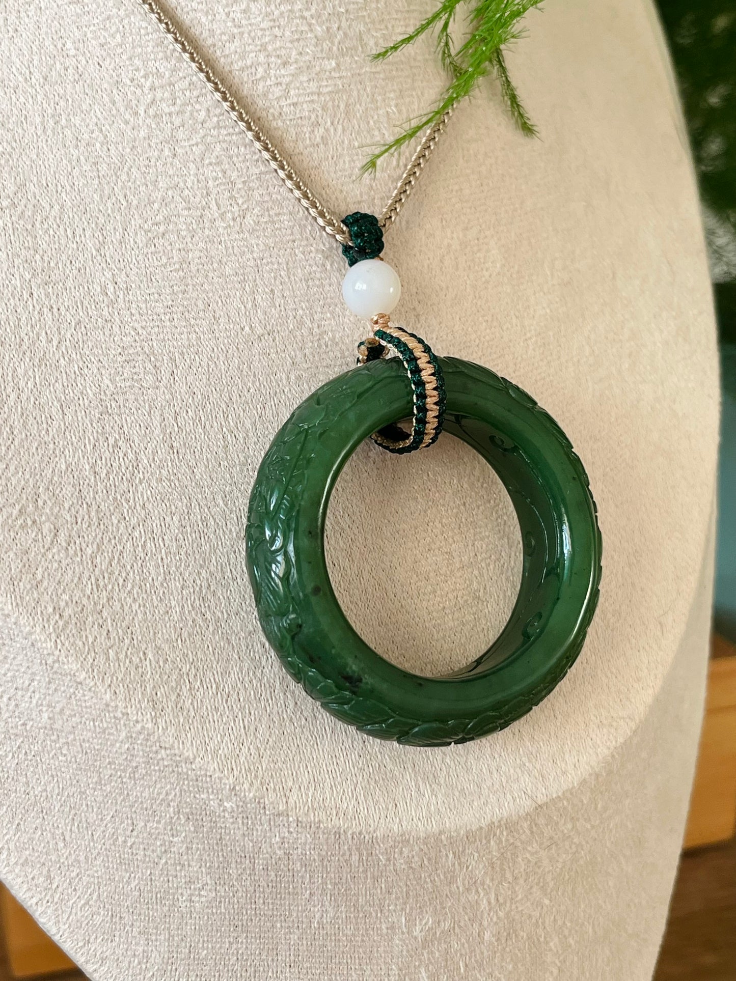 Hand Carved Green Hetian Jade Lotus Flower Peace Ring Pedant, 手雕碧玉荷花平安环吊坠