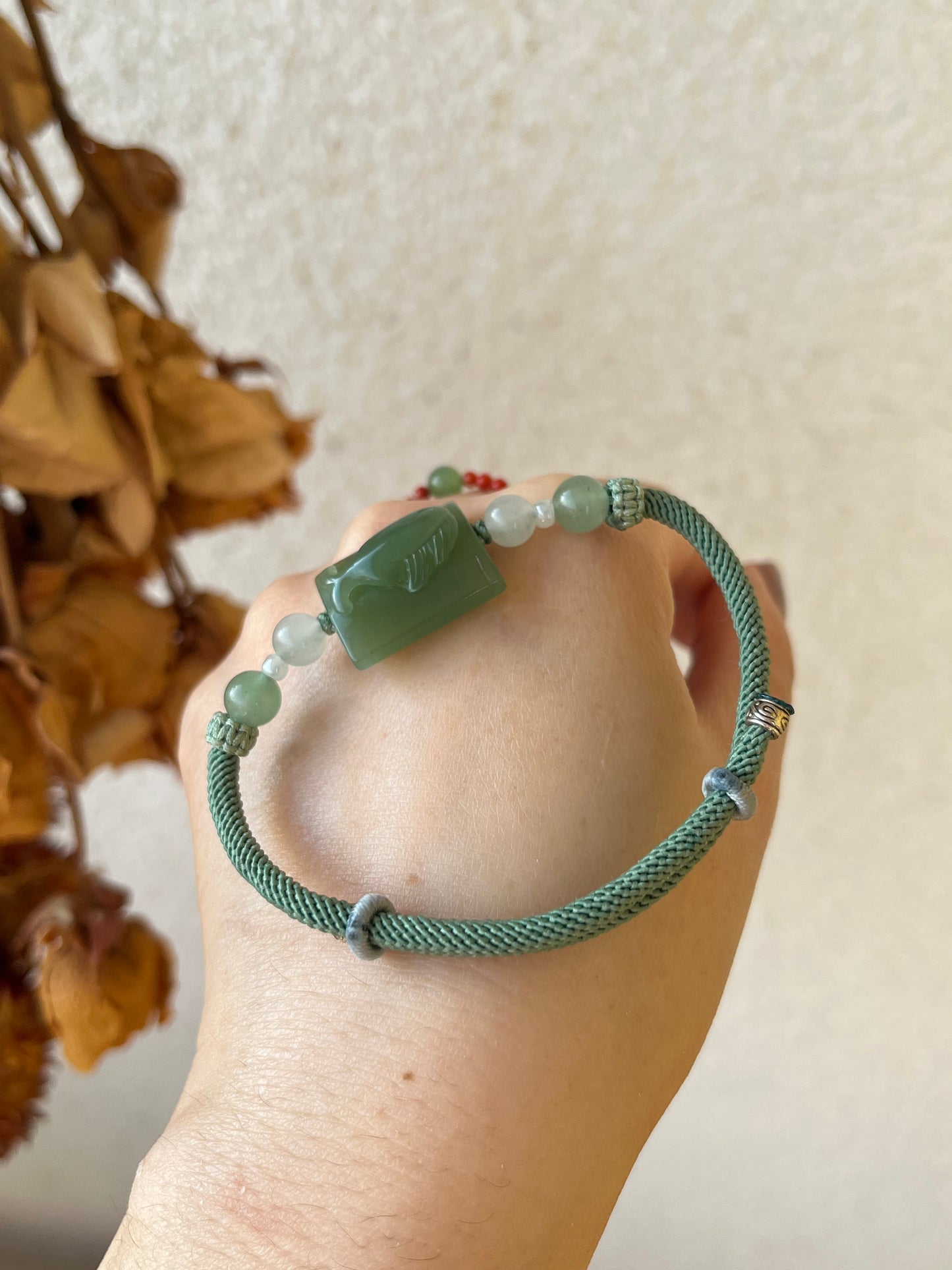 Bracelet Crafted From Hand Carved Hetian Jade Whale Pendant | 和田晴水小鲸鱼手牌