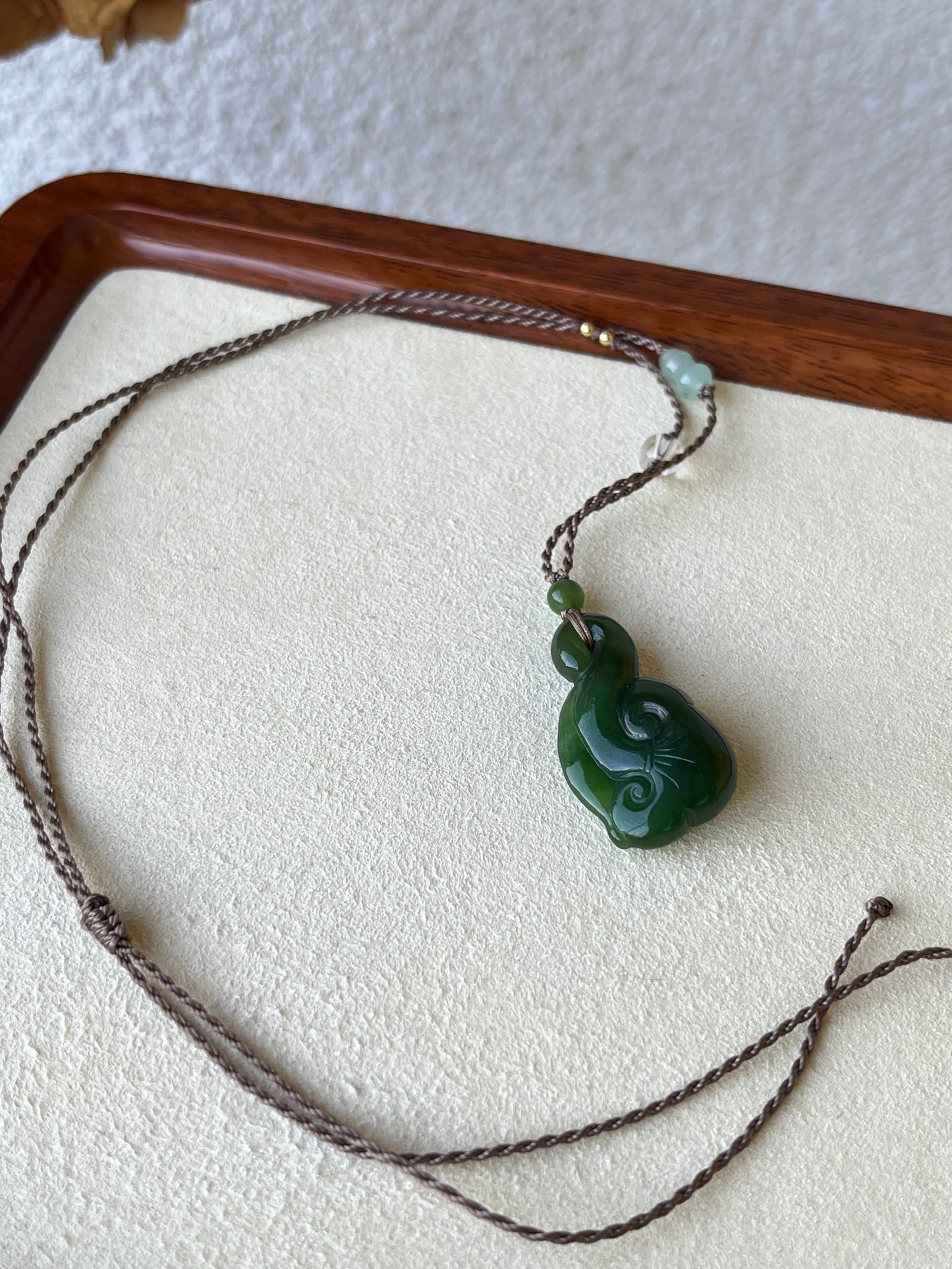 Hand Carved Green Hetian Jade Ruyi Pendant | 老矿碧玉小如意