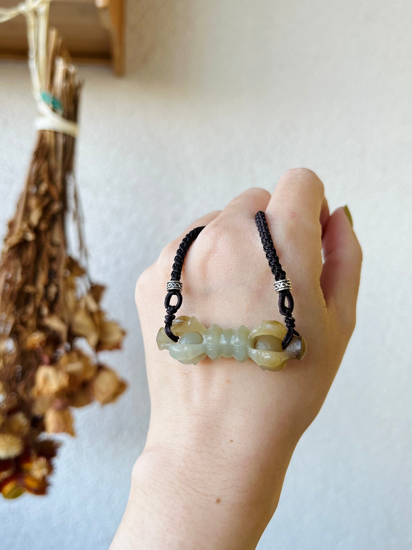 Hand Carved Brown Hetian Jade Vajra Pendant, 手雕和田蓝糖金刚杵