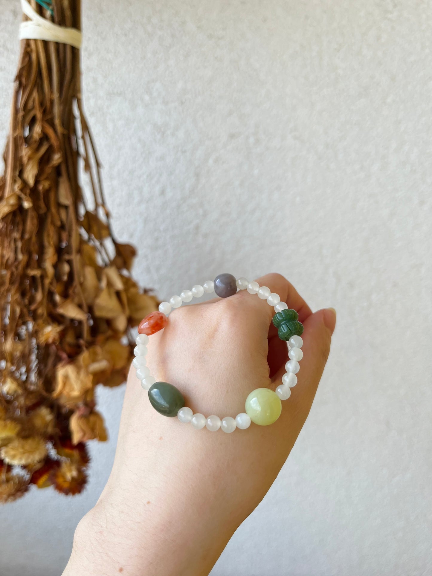 Multi-color Hetian Jade and Nanhong Agate Beaded Bracelet