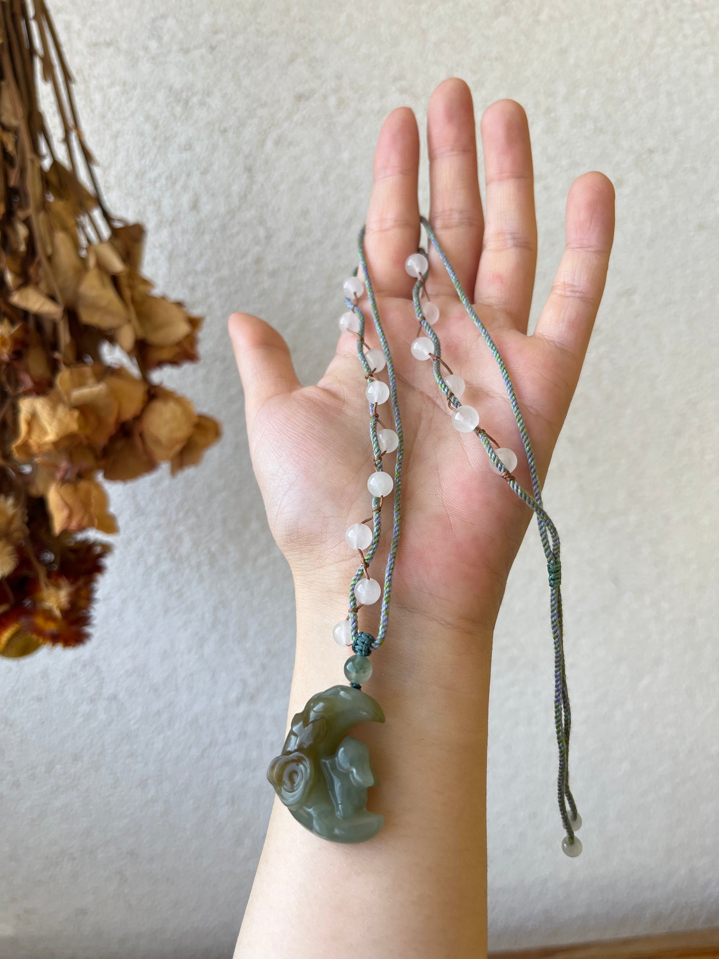 Handmade Necklace with a Cute Hand Carved Jade Rabbit on the Moon Pendant，手雕蓝糖月亮兔