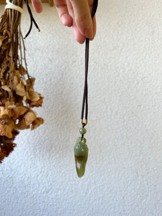 Hand Carved Heitian Jade Pepper Pendant，手雕且末蓝糖和田玉辣椒