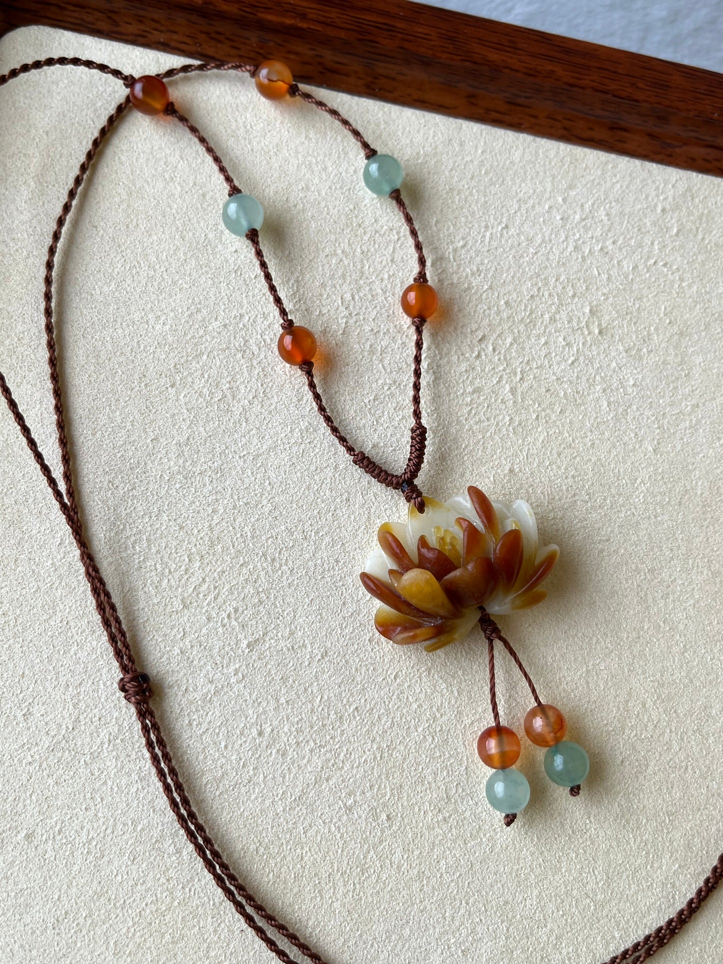 Hand Carved Xiu Jade Peony Pendant | 手雕岫玉牡丹