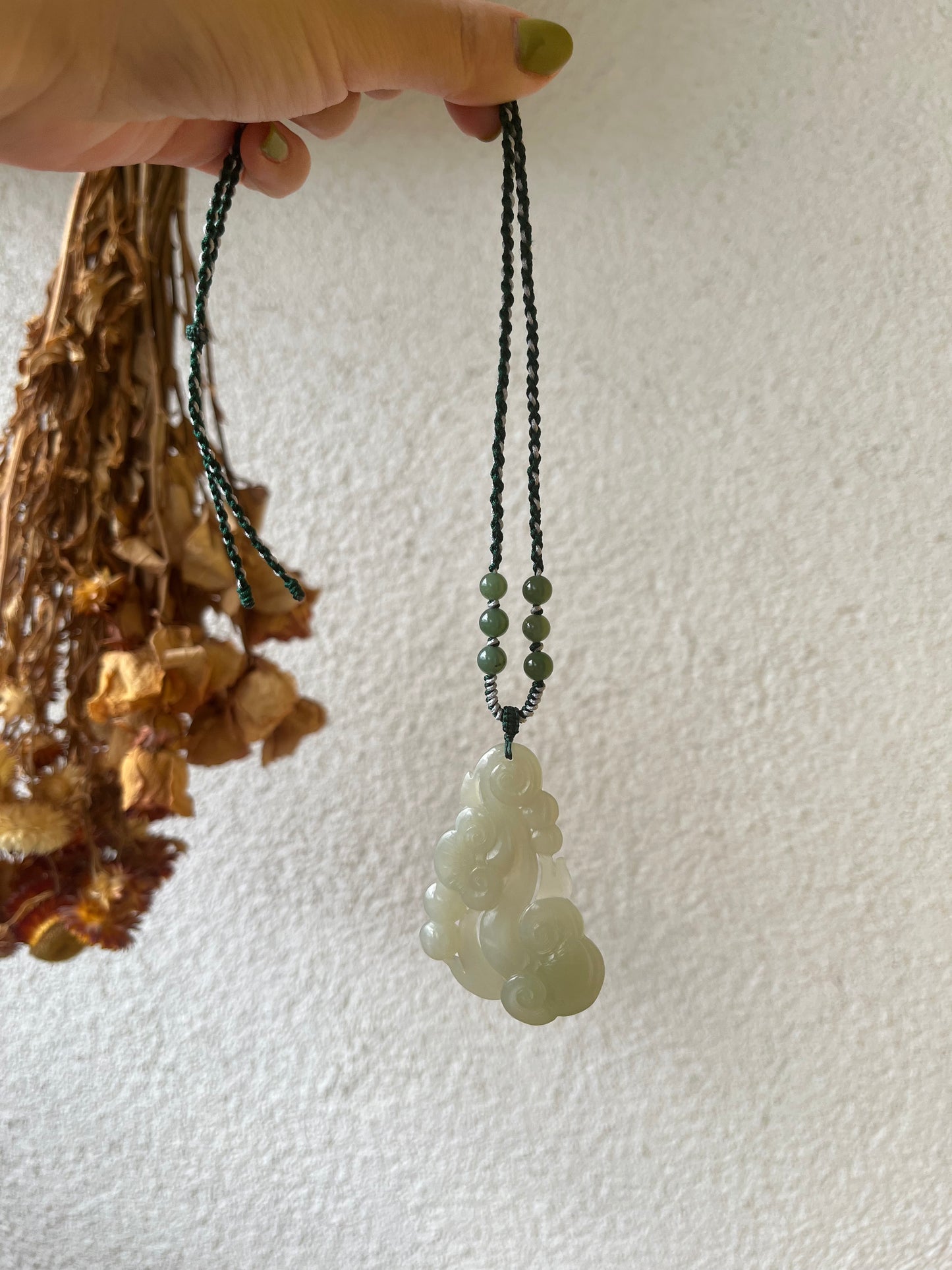 Hand Carved Hetian Jade Ruyi Pendant | 手雕青海晴水微带翠如意吊坠