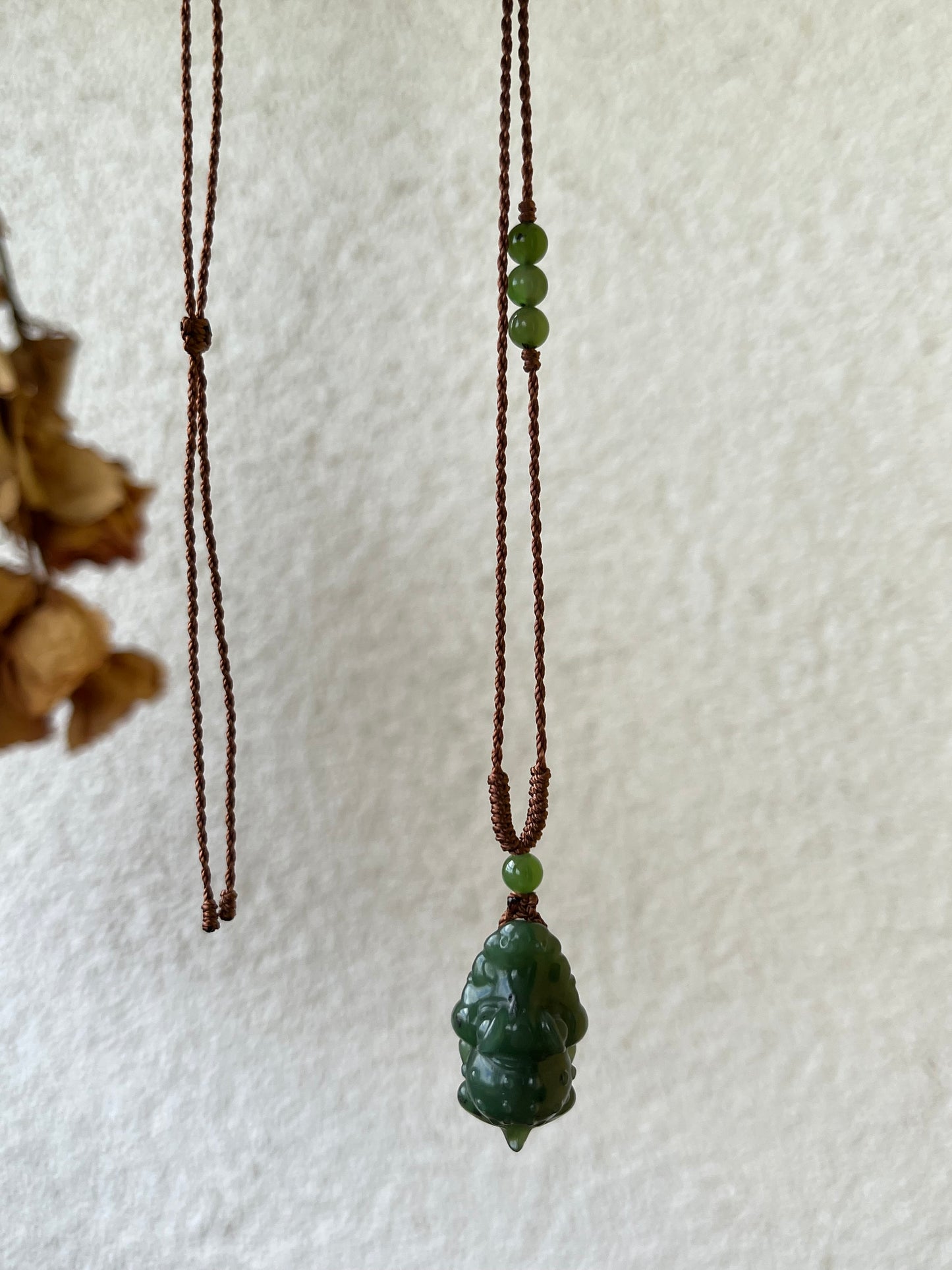 Handmade Necklace with a Super Cute Green Hetian Jade Crocodile, 手编超萌碧玉小鳄鱼吊坠