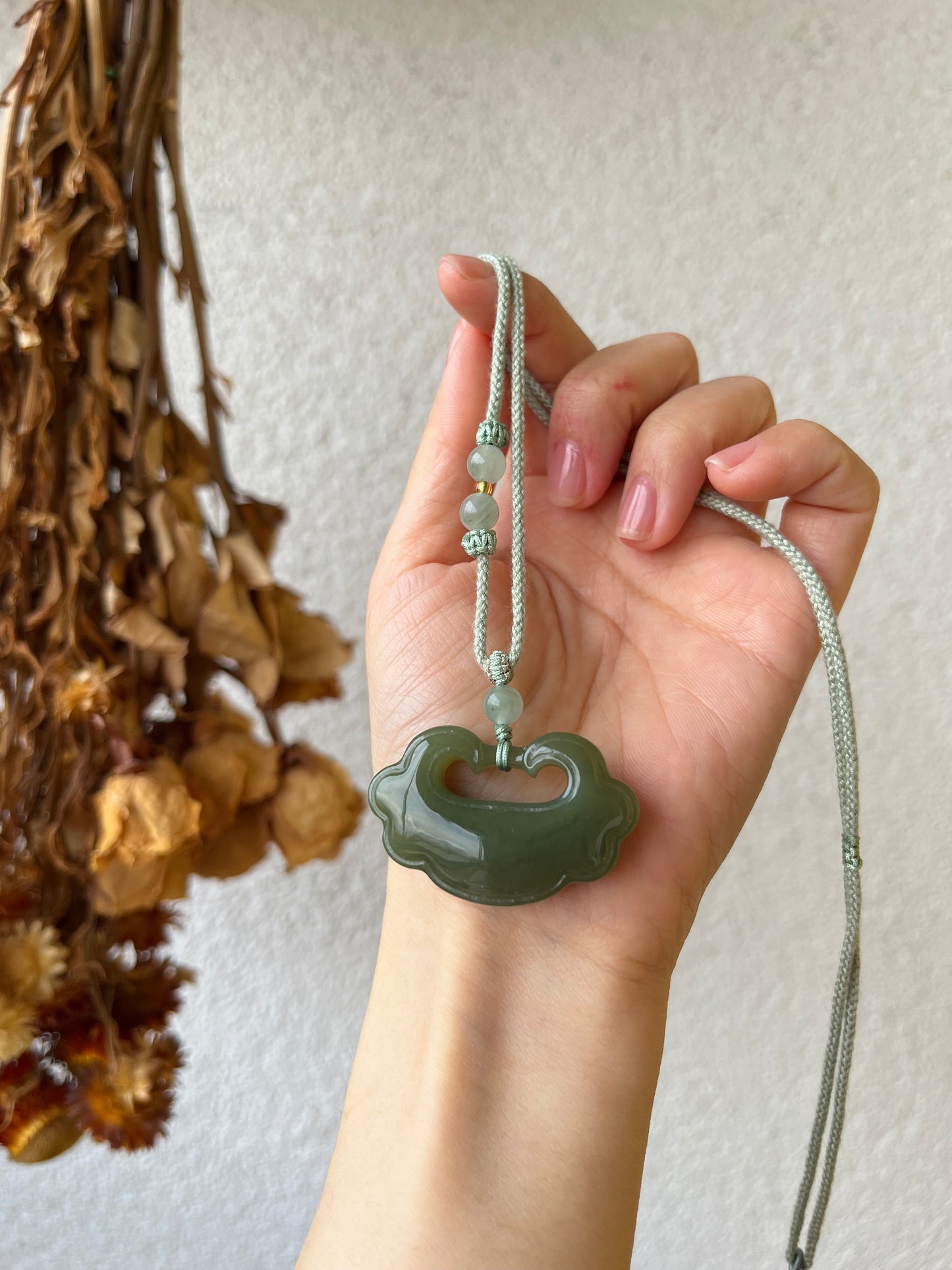 Avocado Green Hetian Jade Auspicious Clouds Ruyi Pendant | 和田牛油果绿祥云如意
