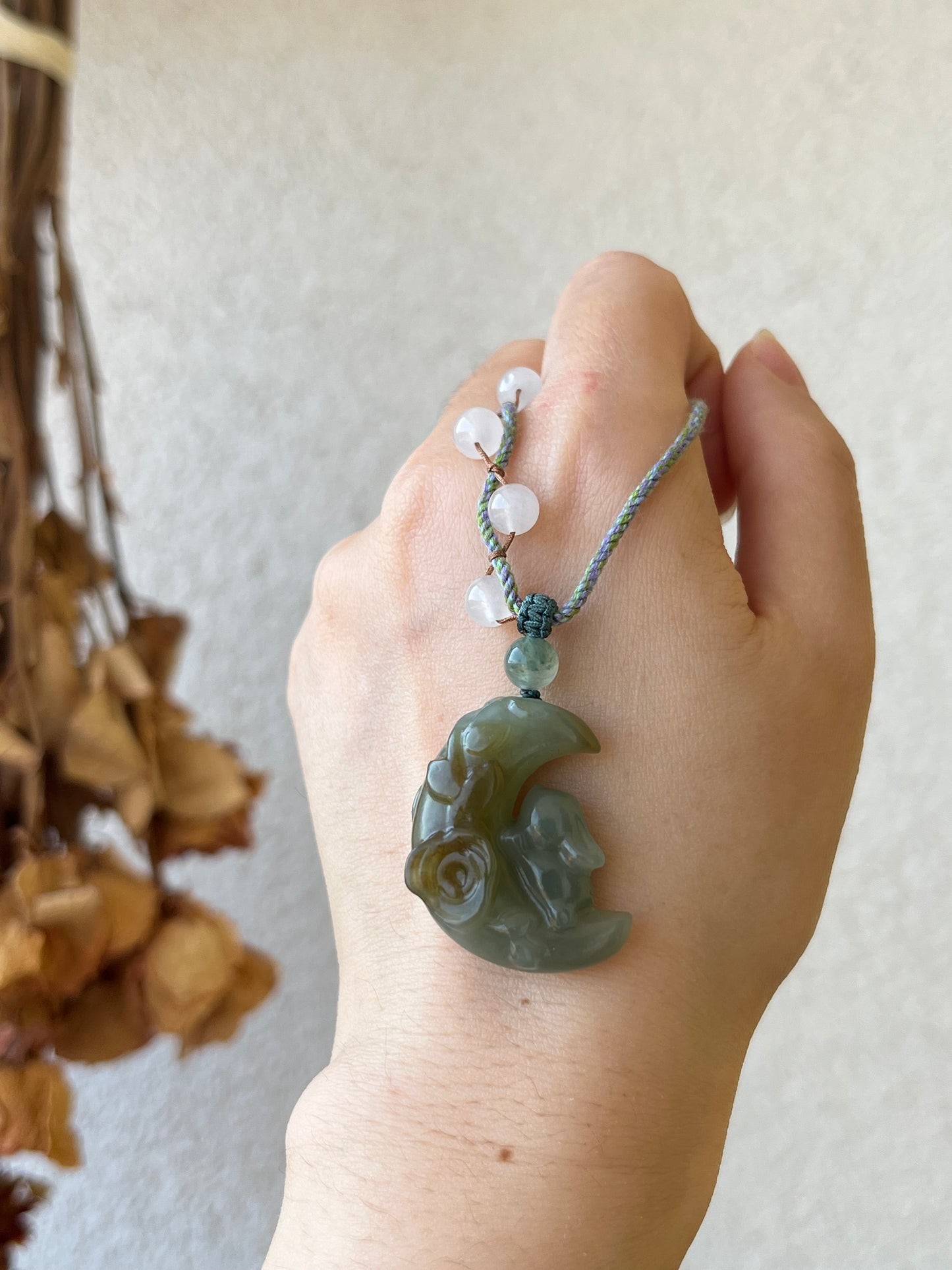 Handmade Necklace with a Cute Hand Carved Jade Rabbit on the Moon Pendant，手雕蓝糖月亮兔