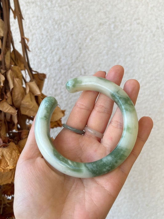 Xiu Jade Cat Paws Bangle 59mm | 岫玉猫爪胖镯