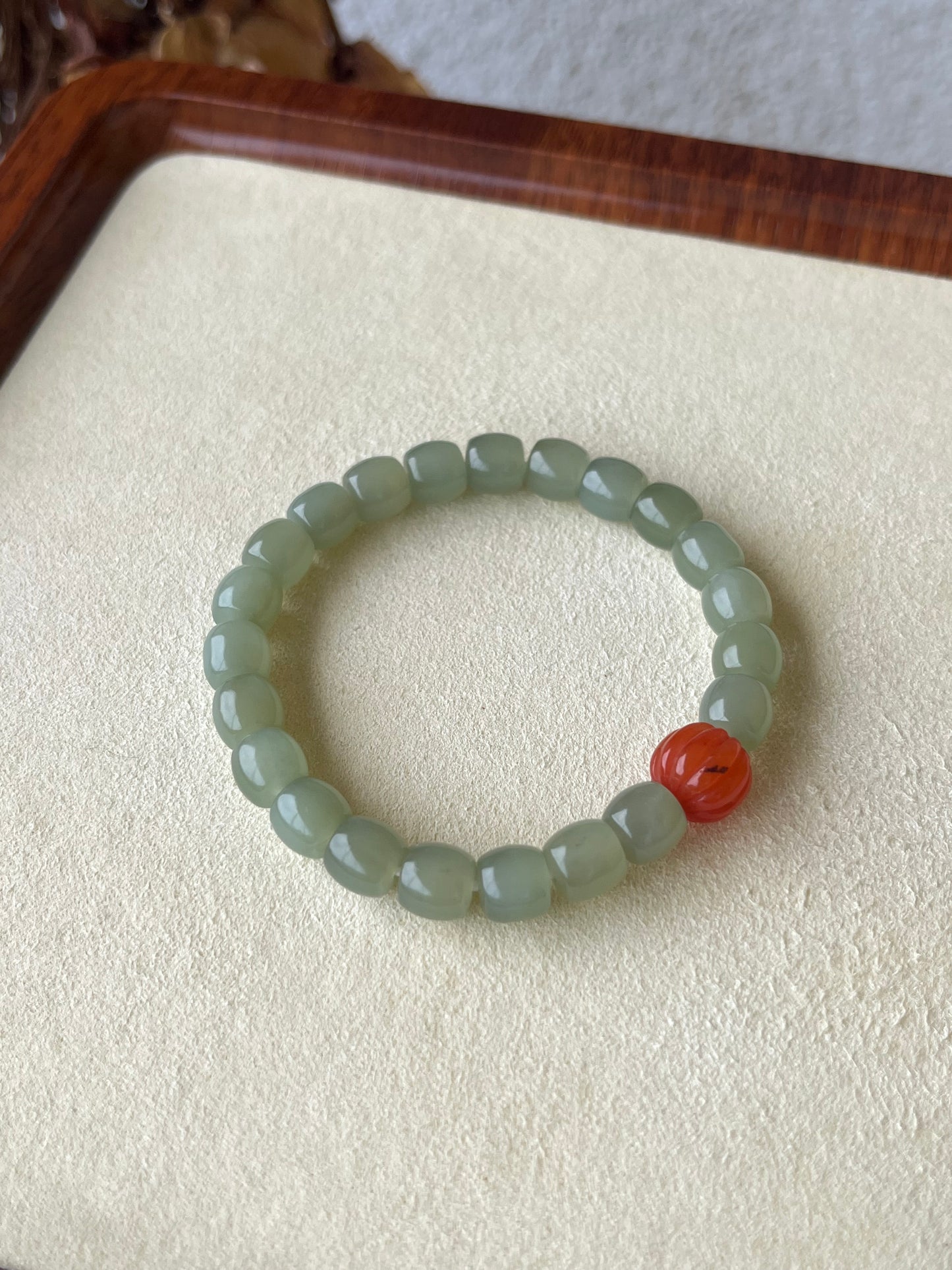 Straight Cut Hetian Jade Beaded Bracelet 8mm x 7mm | 和田晴水直切手串