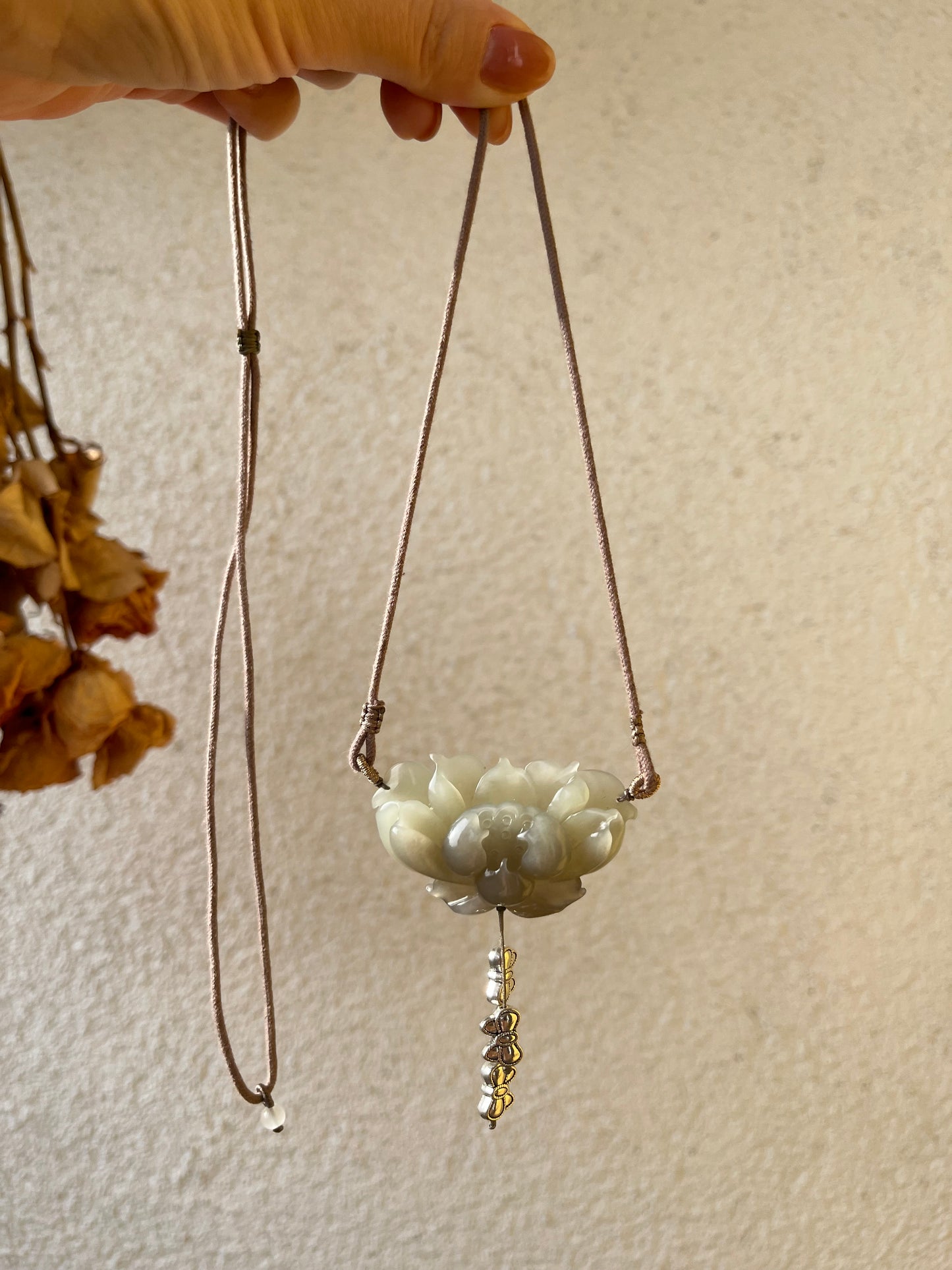 Handmade Necklace with a Hand Carved Jade Lotus Flower, 设计款超仙手雕紫晴双色荷花