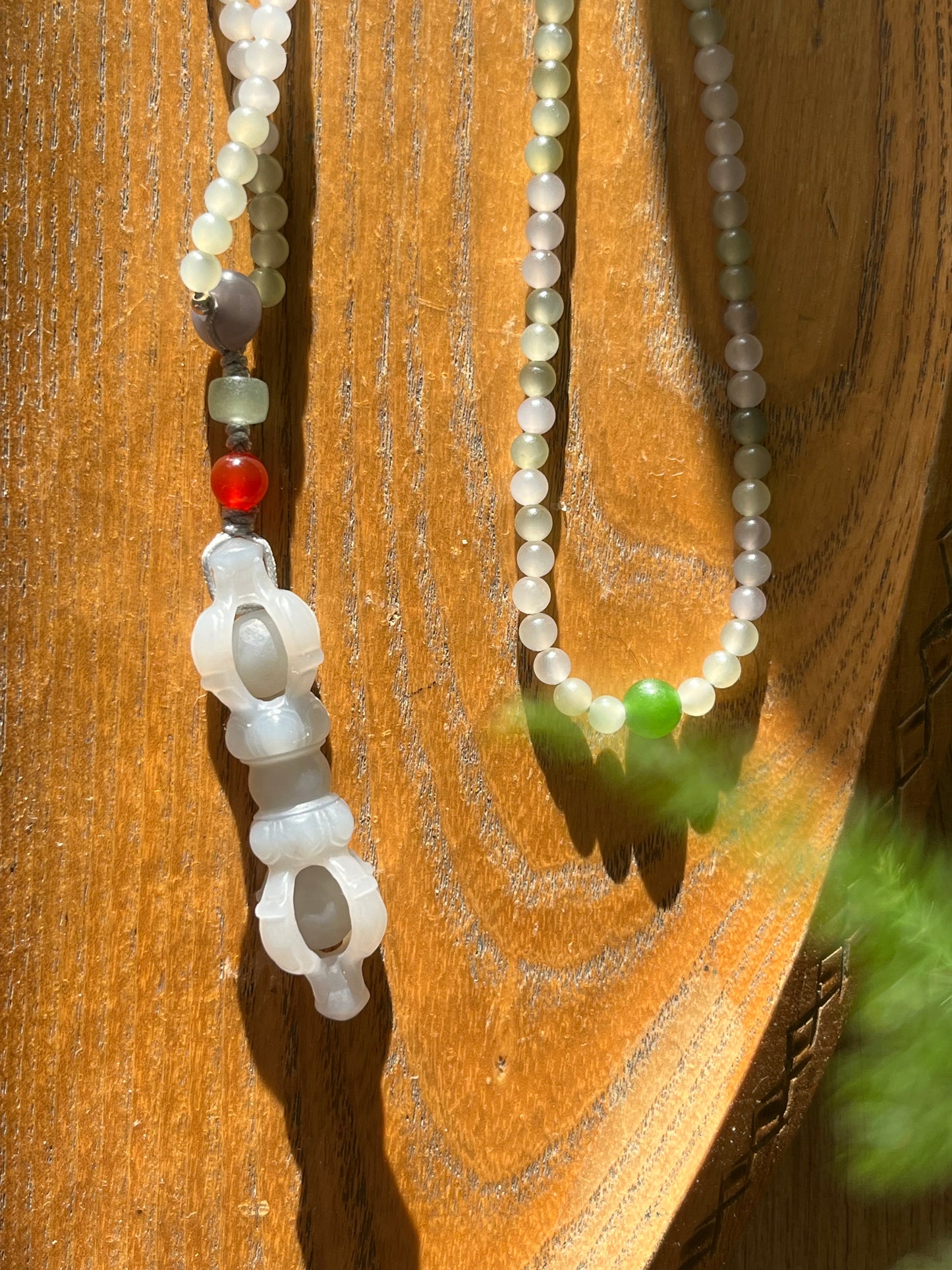 Hand Carved Hetian Jade Vajra Pendant, 手雕和田烟紫金刚杵