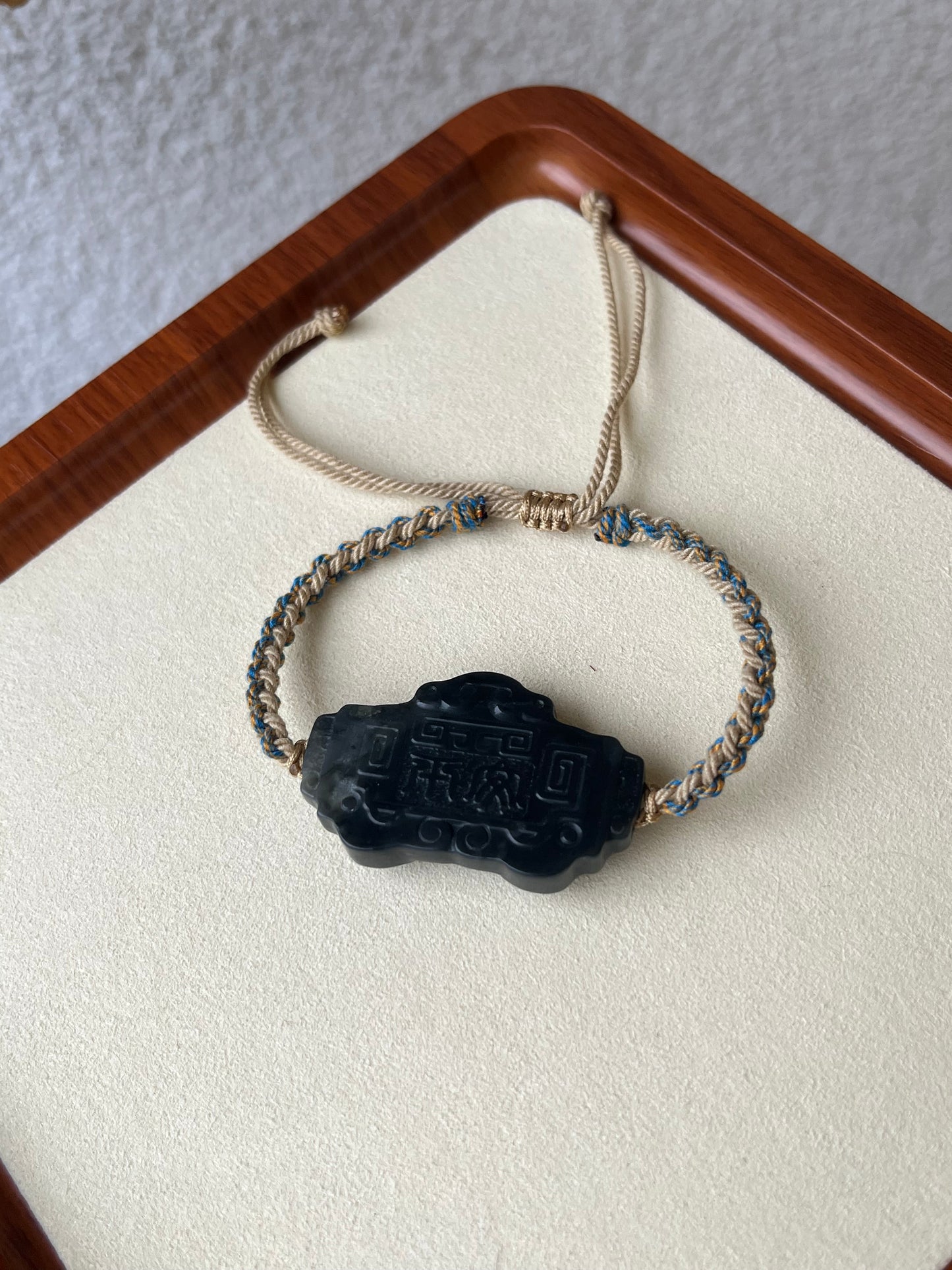 Gray Hetian Jade Beast Face Bracelet | 和田青花兽面手牌