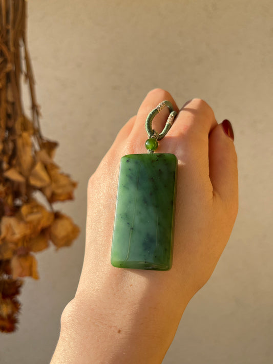 Necklace with a Green Hetian Jade Flat Pendant，和田老矿碧玉无事牌