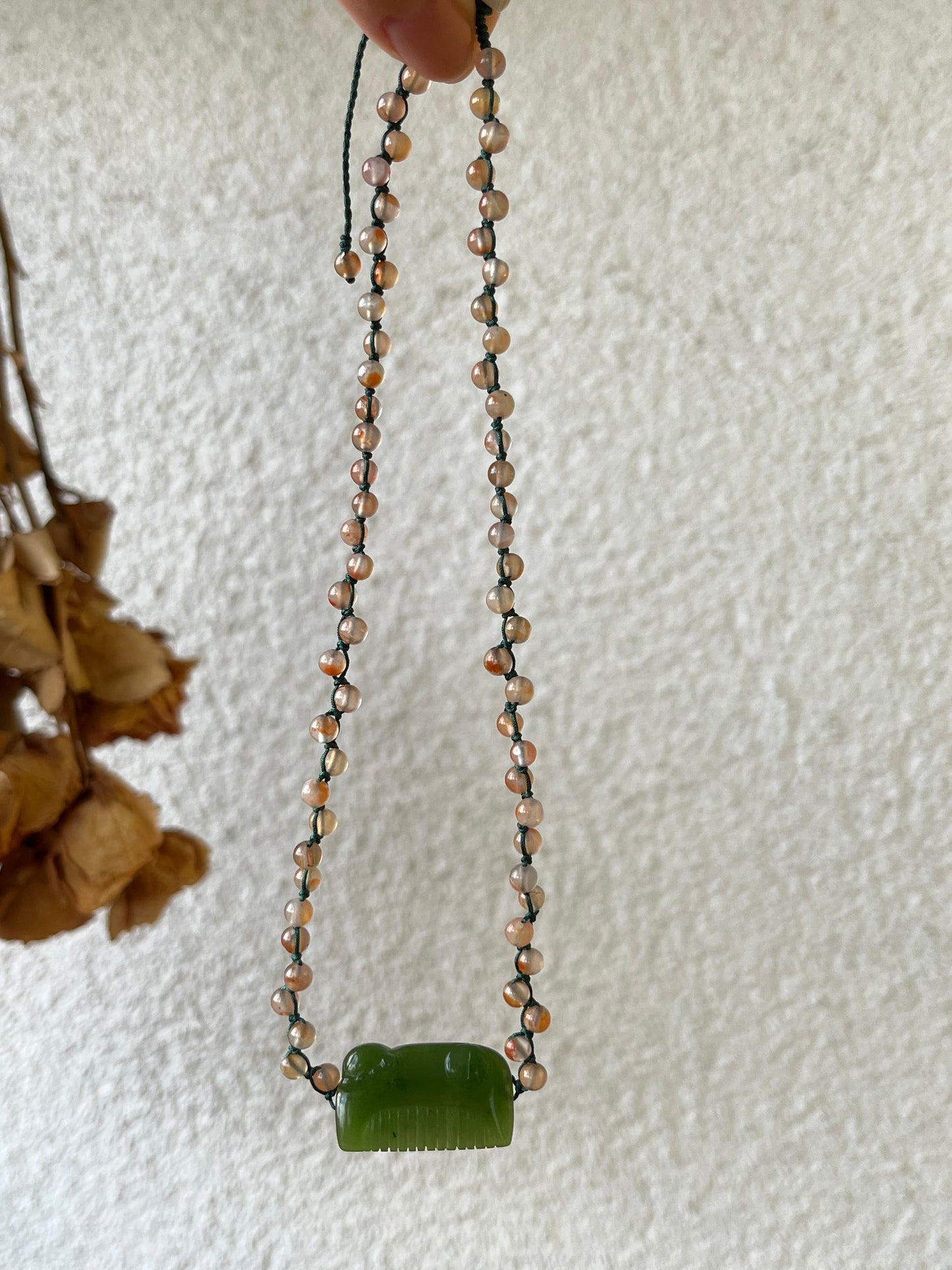 Handmade Choker with a Hand Carved Green Hetian Jade Comb | 手编和田碧玉小梳子项链