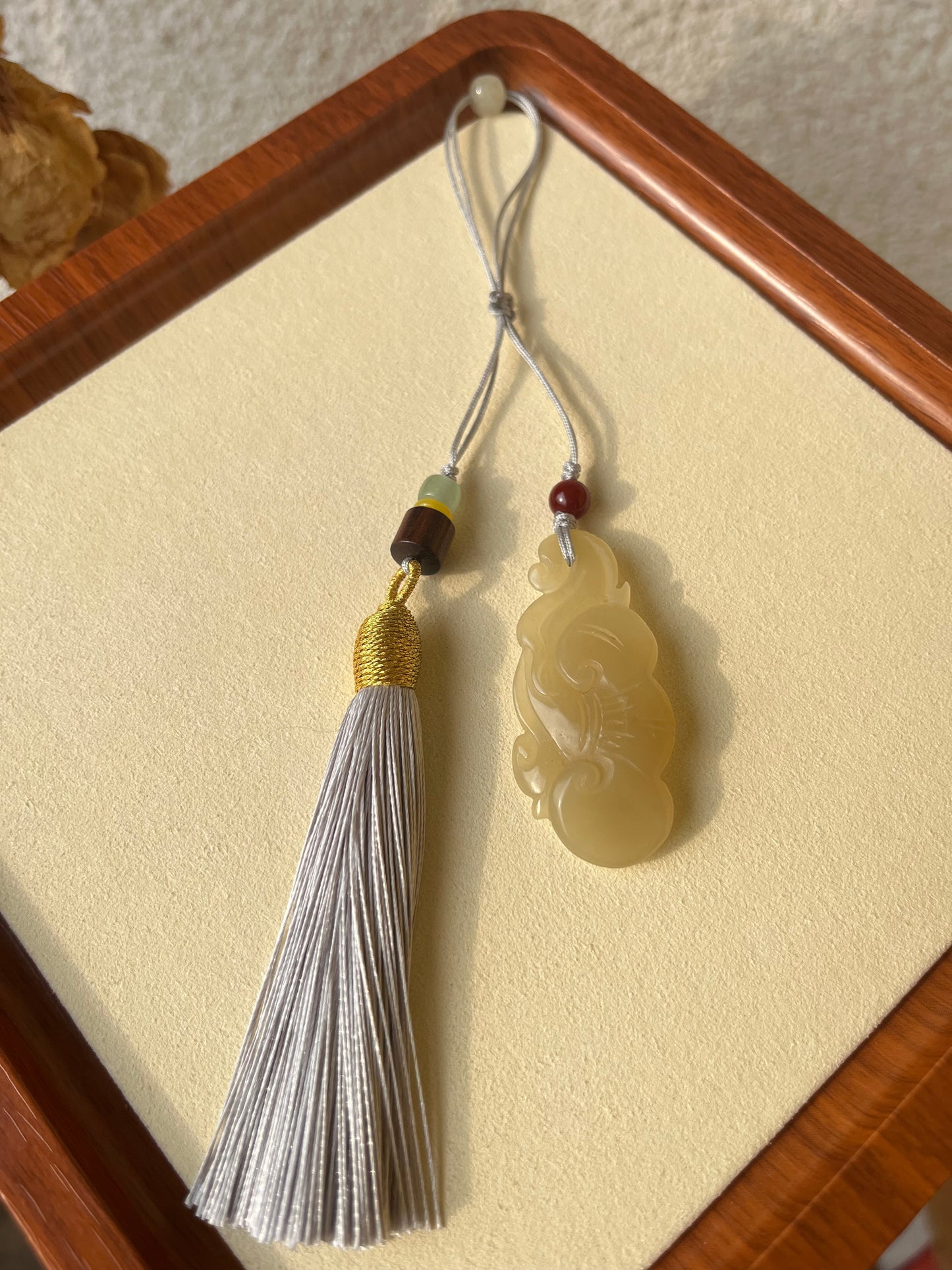 Hand Carved Hetian Jade Ruyi Bag Charm | 手雕和田如意包挂