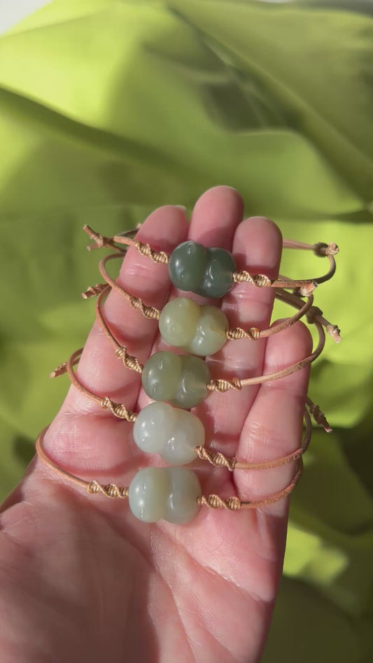 Handmade 3D Hetian Jade Cat Bracelet | 和田玉趴趴猫手绳