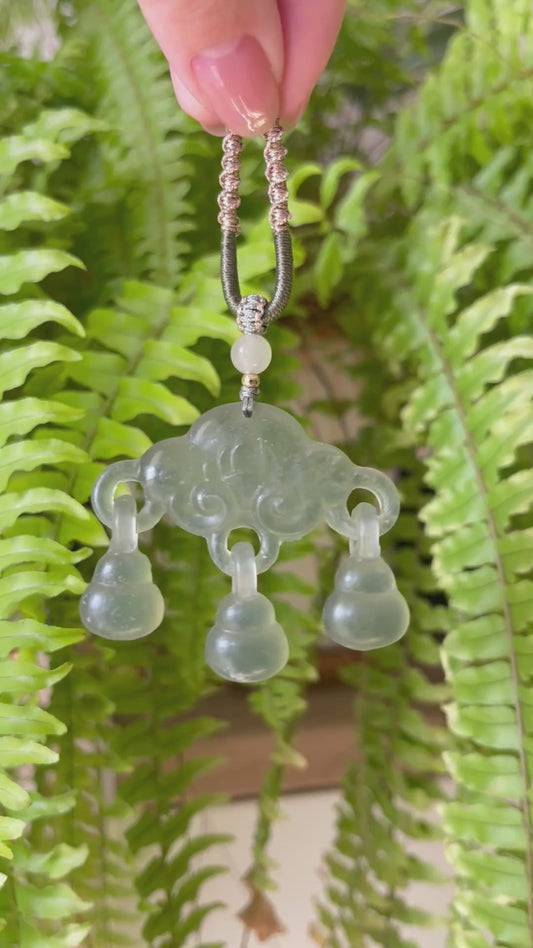 Icy Green Xiu Jade Auspicious Cloud Ruyi Lock
